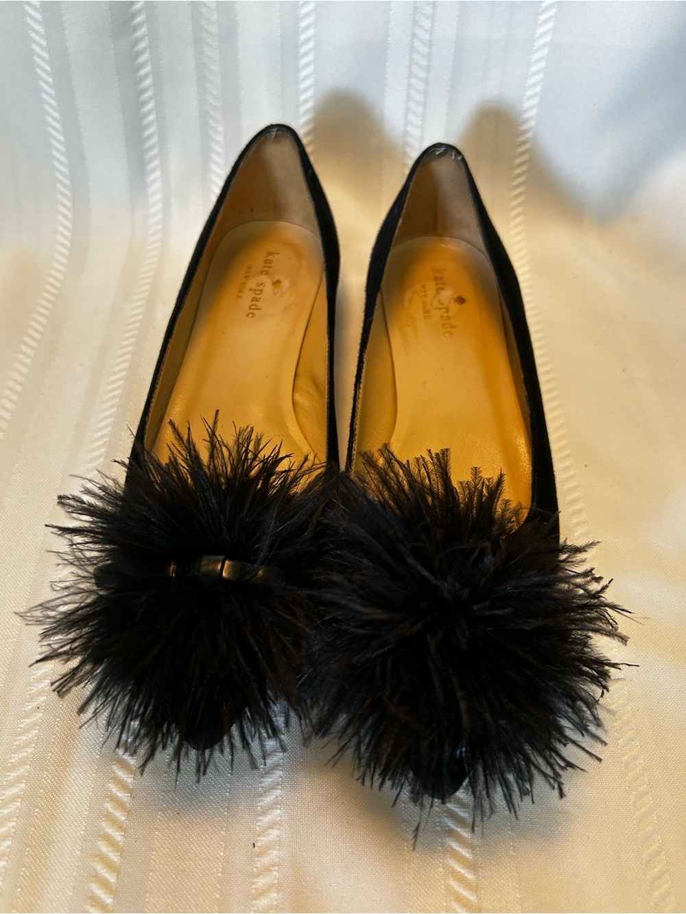 Kate Spade Zoe Pom Pom Kitten Heel Womens 6 Black Suede Feather Poms Pointed Toe